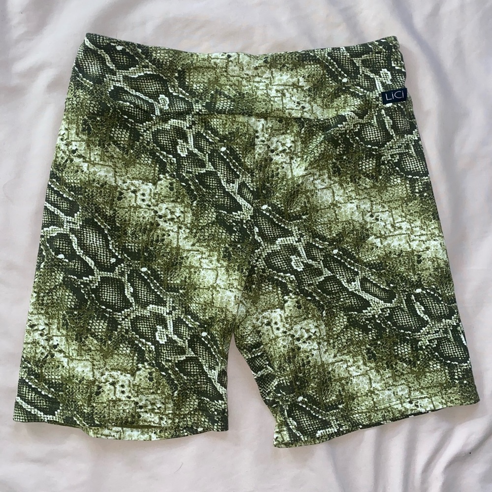 LiCi Fit abundance shorts